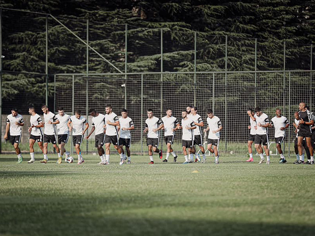 שחקני טירה במחנה האימונים (נזיה סולטאן)